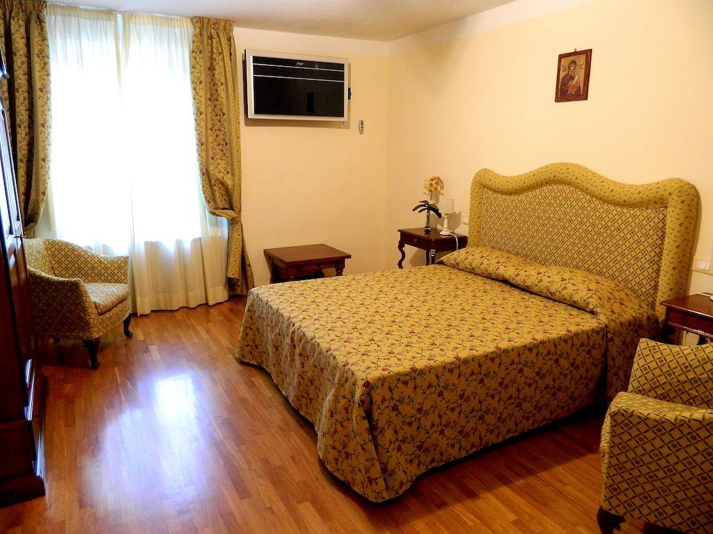 Il Campanile B&B Pisa Phòng bức ảnh
